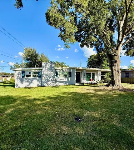 a front view of house with yard