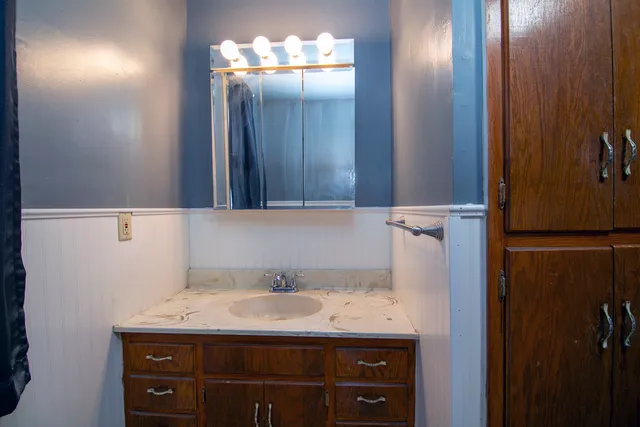 $100,000 | 225 West Station Street, St. Anne, IL 60964