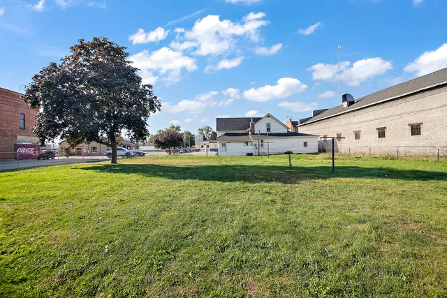 $100,000 | 225 West Station Street, St. Anne, IL 60964