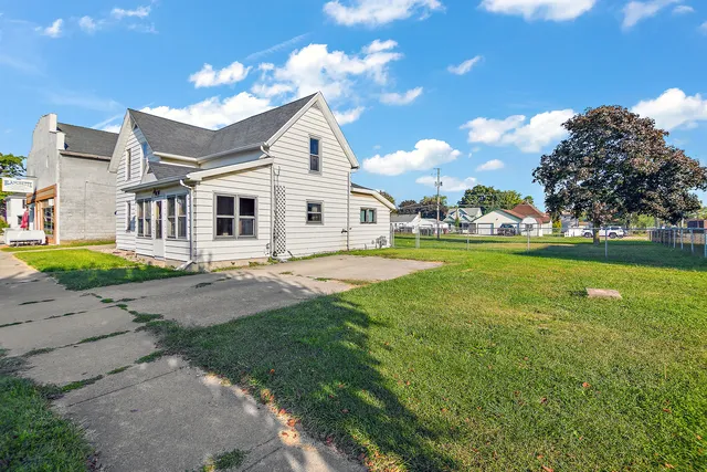 $100,000 | 225 West Station Street, St. Anne, IL 60964