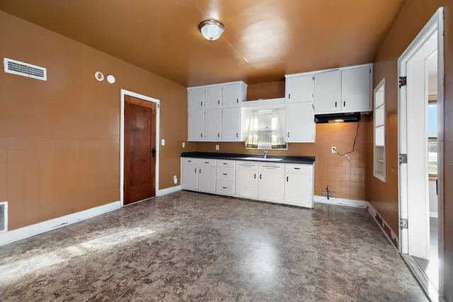 $100,000 | 225 West Station Street, St. Anne, IL 60964