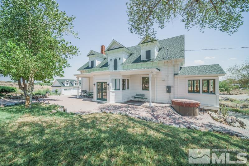727 Highway 339 Yerington, NV 89447 - Photo 33 of 36 a front view of a house with sitting area