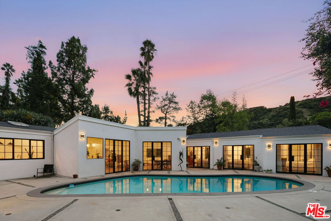 13019 Sky Valley Road Los Angeles, CA 90049 - Photo 40 of 49
