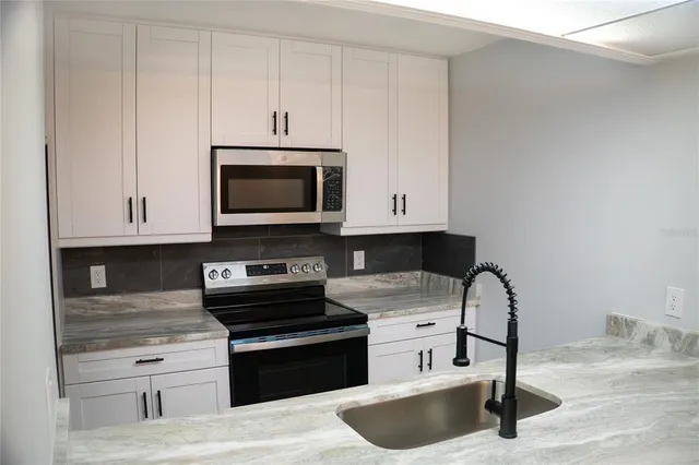 $264,900 | 2702 5th Court, Palm Harbor, FL 34684