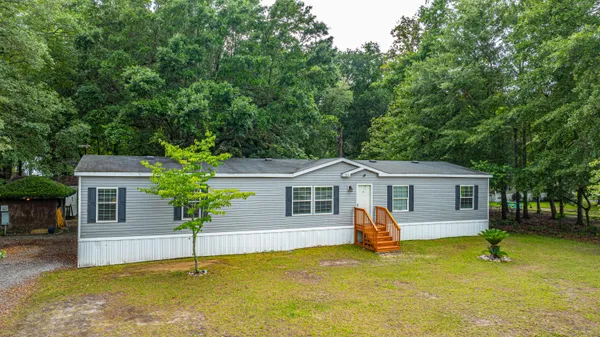 $318,500 | 725 Hildebrand Drive, Bonneau, SC 29431
