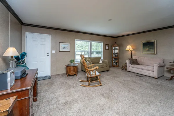 $318,500 | 725 Hildebrand Drive, Bonneau, SC 29431