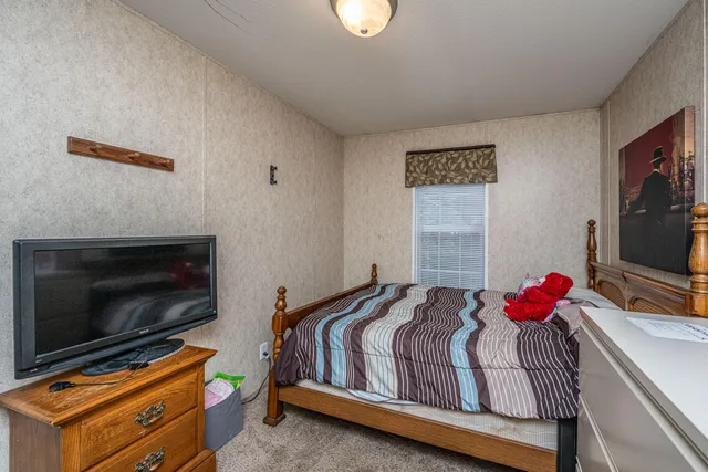 $318,500 | 725 Hildebrand Drive, Bonneau, SC 29431