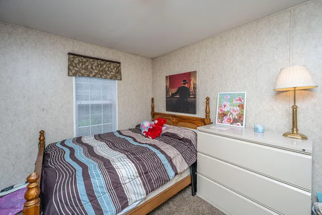 $318,500 | 725 Hildebrand Drive, Bonneau, SC 29431