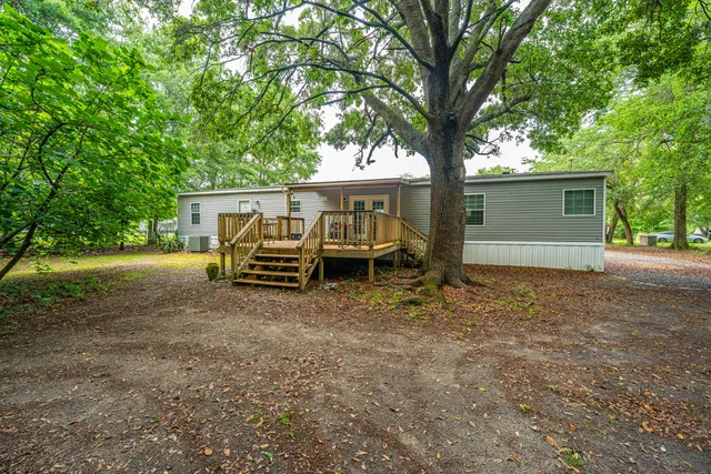 $318,500 | 725 Hildebrand Drive, Bonneau, SC 29431