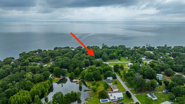 $318,500 | 725 Hildebrand Drive, Bonneau, SC 29431