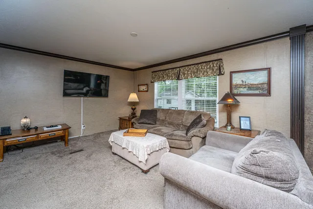 $318,500 | 725 Hildebrand Drive, Bonneau, SC 29431