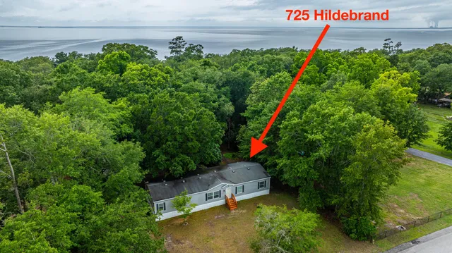 $318,500 | 725 Hildebrand Drive, Bonneau, SC 29431