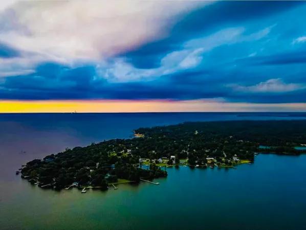 $318,500 | 725 Hildebrand Drive, Bonneau, SC 29431