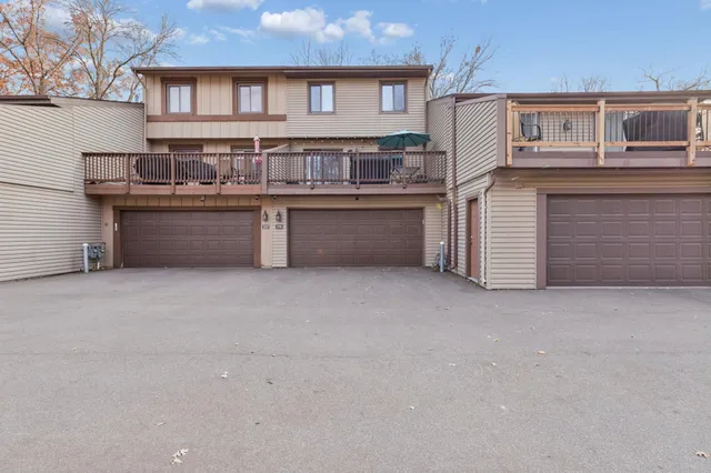 $243,000 | 319 River Woods Lane, Burnsville, MN 55337