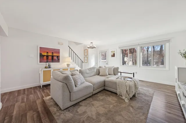 $243,000 | 319 River Woods Lane, Burnsville, MN 55337