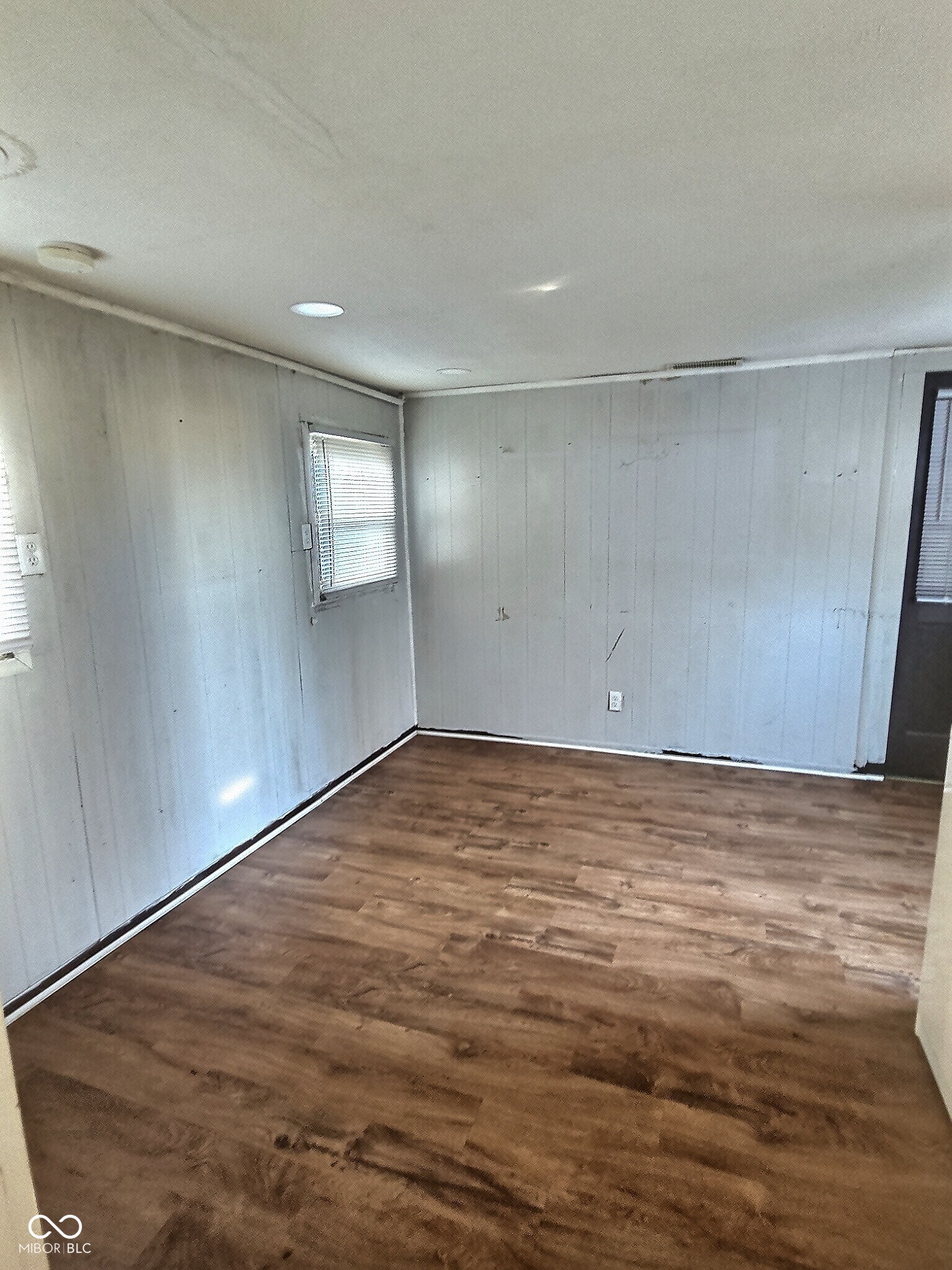 3128 13th Street Columbus, IN 47201 - Photo 10 of 12 Gallery Image 10