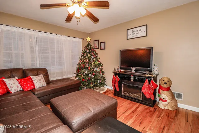 $749,900 | 7 Alan Terrace, Jackson, NJ 08527