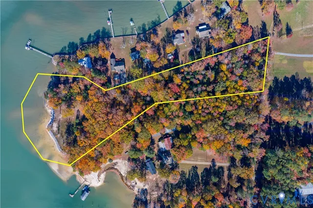 a view of an outdoor space