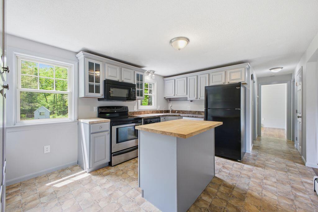 592 Hodsdon Road Pownal, ME 04069 - Photo 2 of 35 kitchen