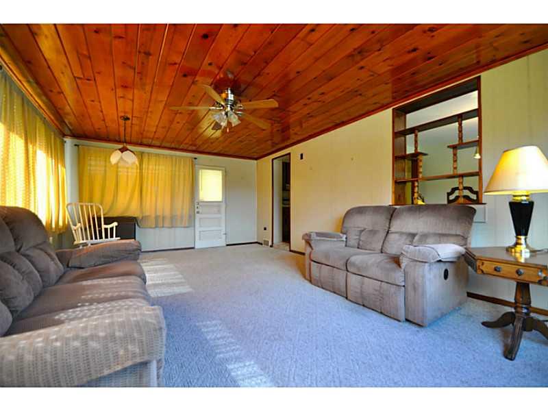 7923 Roderick Drive Pittsburgh, PA 15237 - Photo 9 of 23 Den/Family/Great Room.
