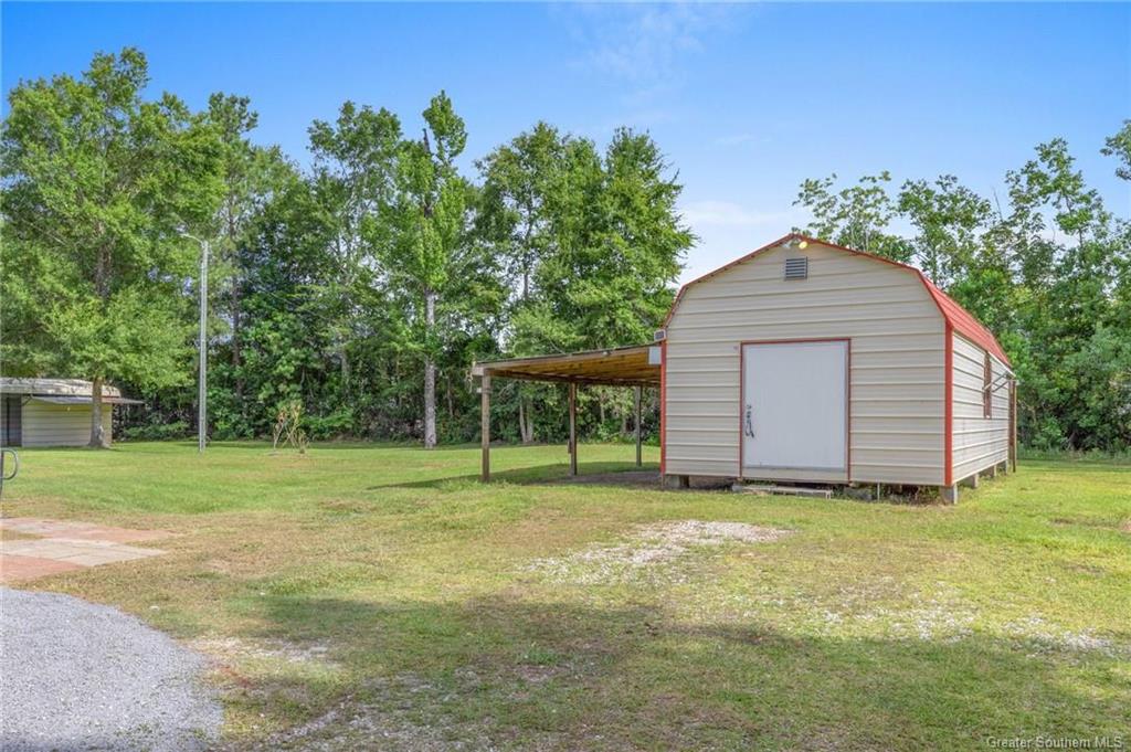 1774 West Liechty Road Moss Bluff, LA 70611 - Photo 2 of 21 Gallery Image 2