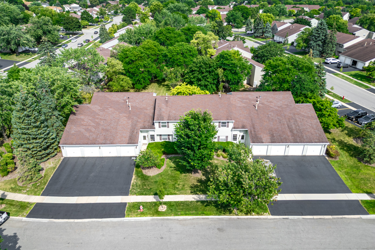 15 Gant Circle, Unit E Streamwood, IL 60107 - Photo 4 of 21 an aerial view of a house