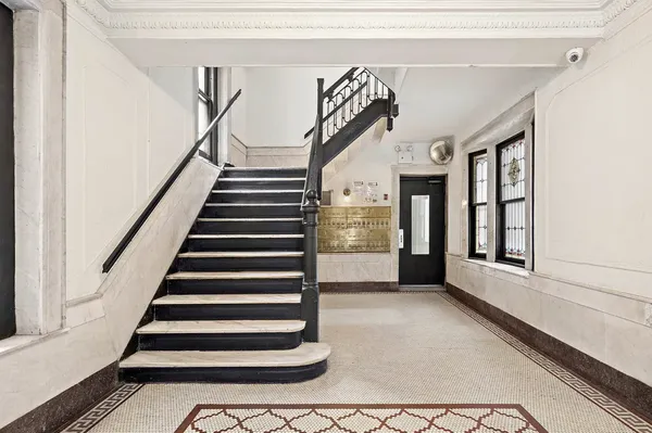 $525,000 | 3115 Broadway, Unit 61 | Morningside Heights