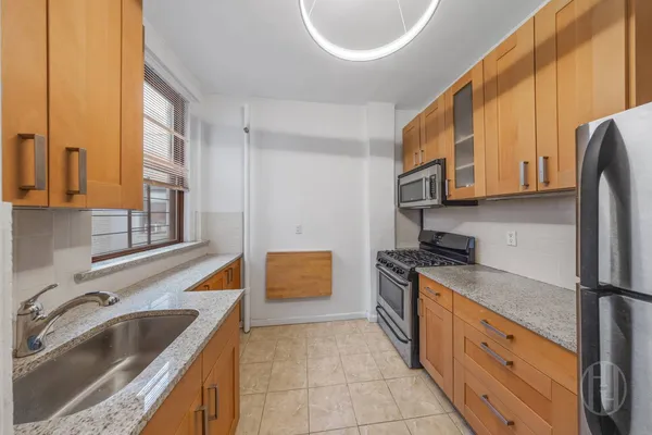 $525,000 | 3115 Broadway, Unit 61 | Morningside Heights