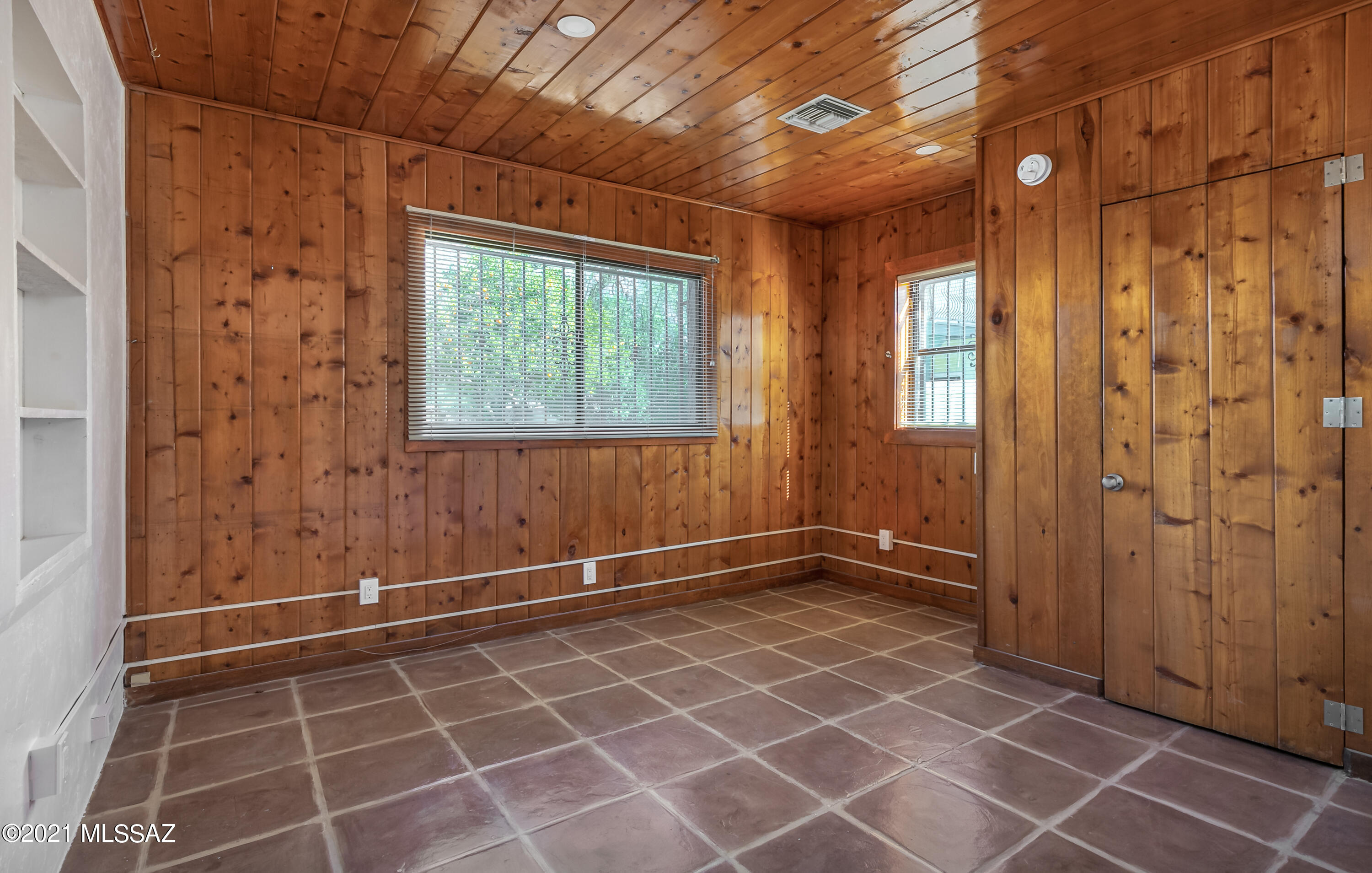 1236 East Grant Road Tucson, AZ 85719 - Photo 10 of 16 Gallery Image 10
