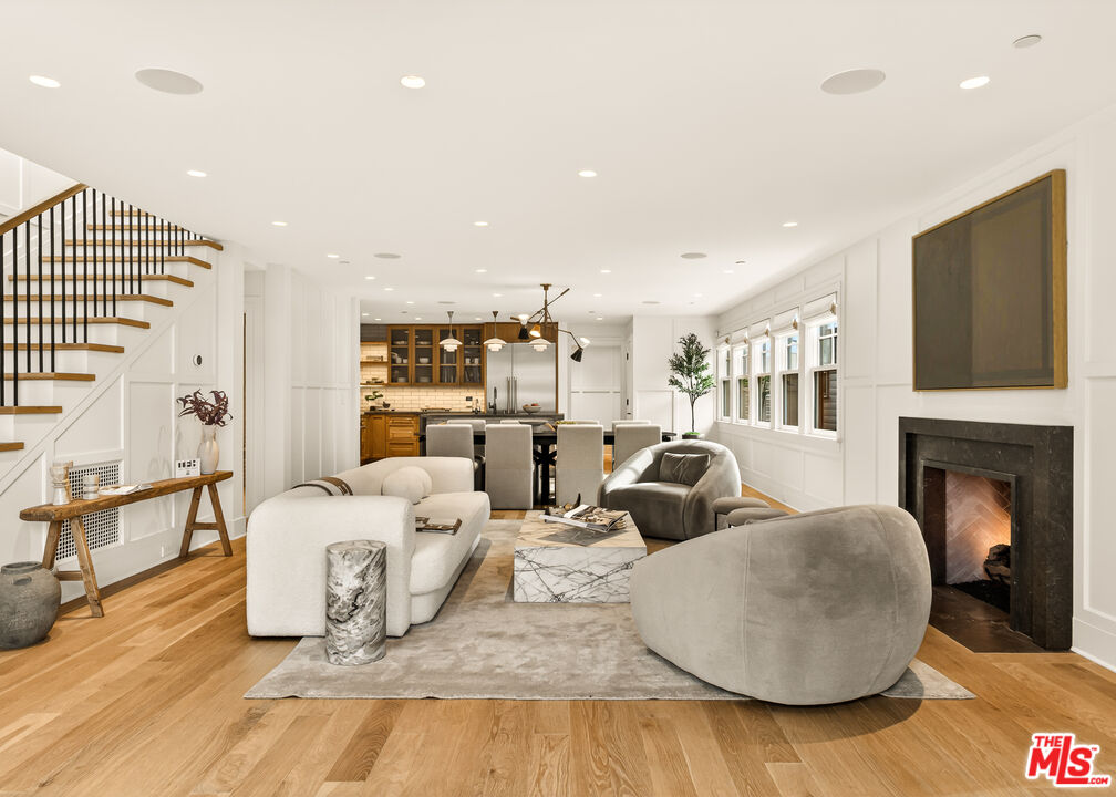564 Rialto Avenue Venice, CA 90291 - Photo 7 of 49