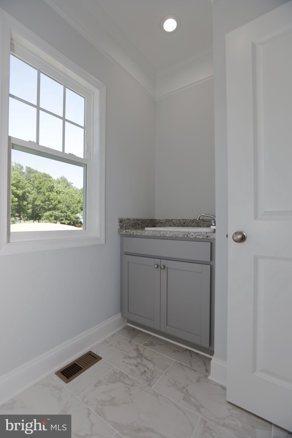 11893 Bradley Forest Road Manassas, VA 20112 - Photo 30 of 60 Laundry Room