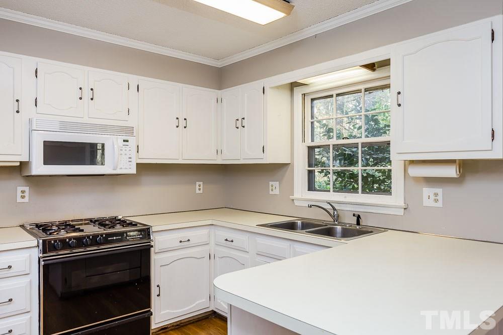 5413 Mapleridge Road Raleigh, NC 27609 - Photo 11 of 20
