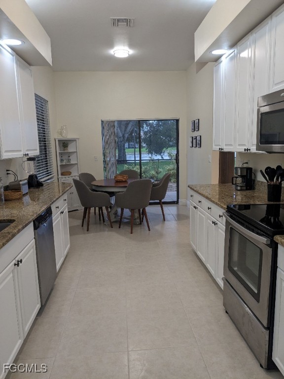 6876 Lone Oak Boulevard Naples, FL 34109 - Photo 7 of 15