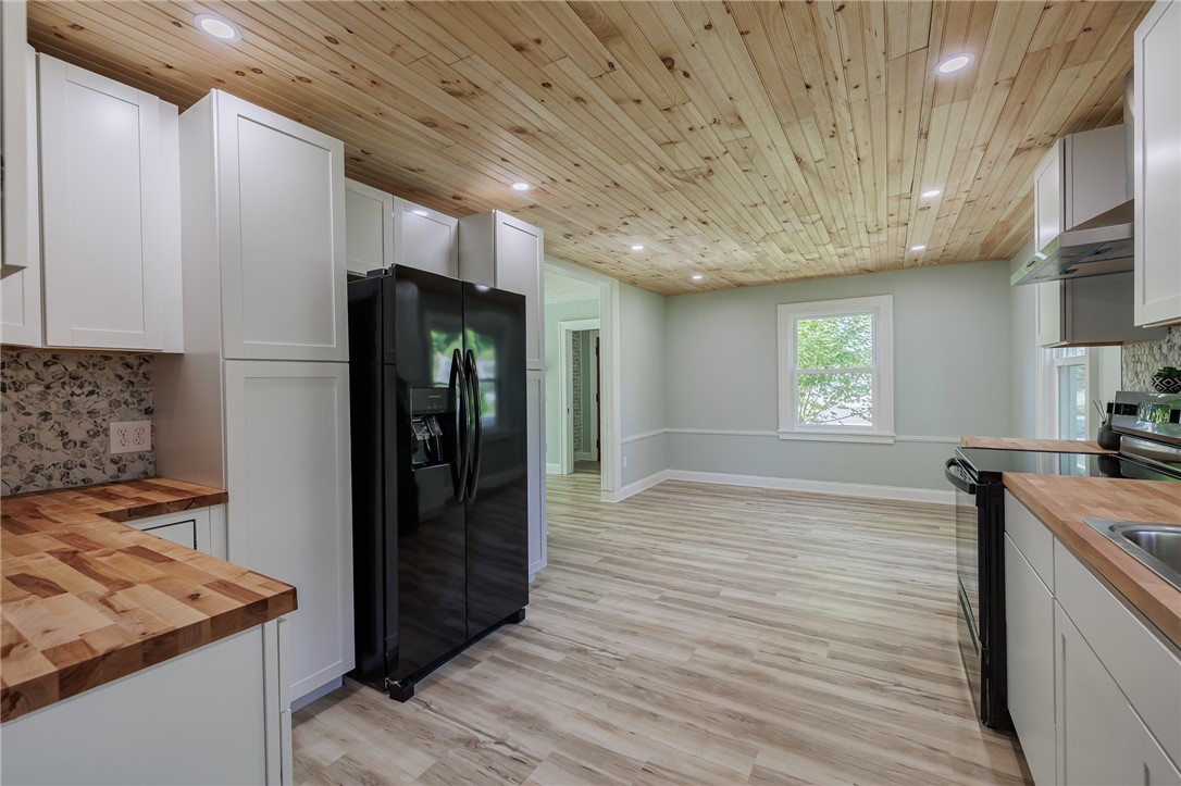 235 Garford Road Irondequoit, NY 14622 - Photo 11 of 30