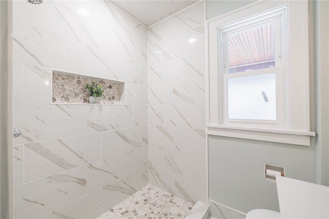 235 Garford Road Irondequoit, NY 14622 - Photo 13 of 30