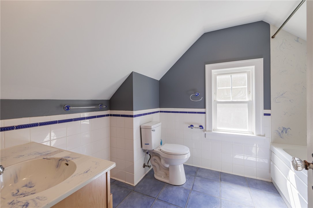 235 Garford Road Irondequoit, NY 14622 - Photo 3 of 30