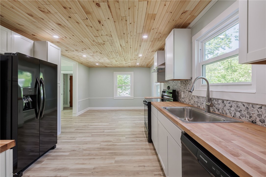 235 Garford Road Irondequoit, NY 14622 - Photo 10 of 30