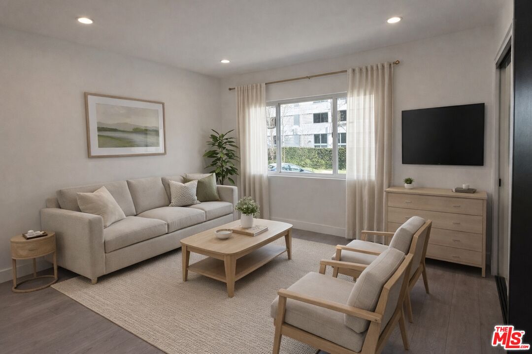 465 Le Doux Road Los Angeles, CA 90048 - Photo 4 of 4