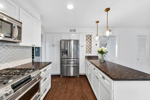 $1,750,000 | 6101 Shadow Mountain Drive, Austin, TX 78731