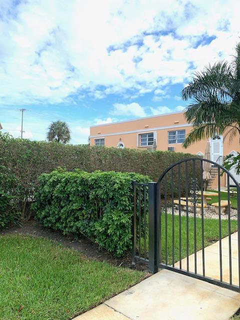 101 South Golfview Road, Unit 11 Lake Worth Beach, FL 33460 - Photo 2 of 26 U4