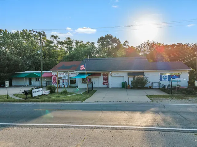 $650,000 | 2639 South 3rd Street, Niles, MI 49120