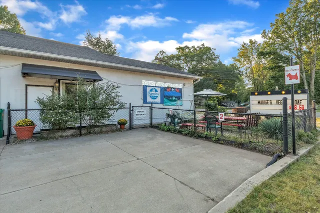 $650,000 | 2639 South 3rd Street, Niles, MI 49120