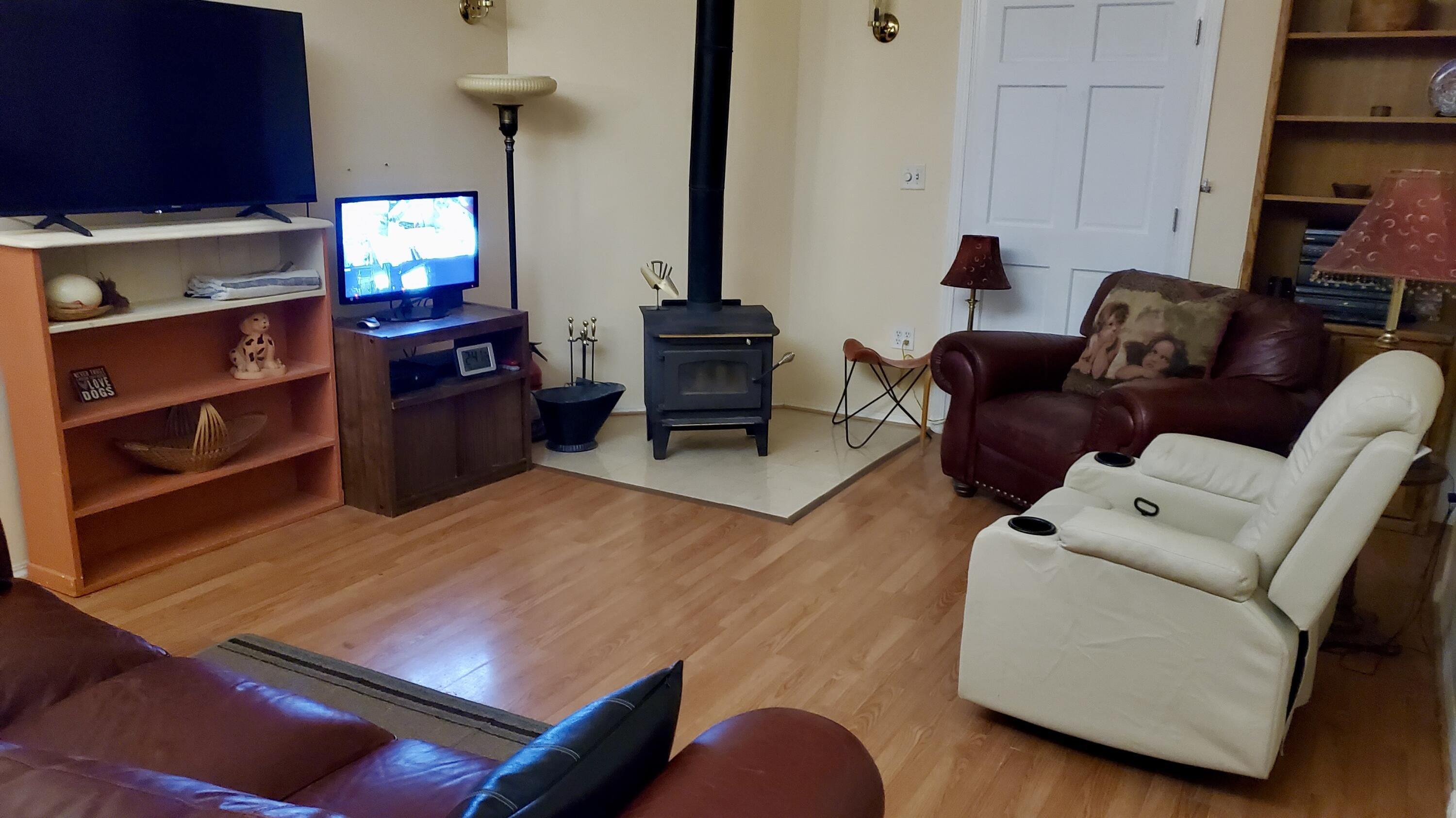 2639 South 3rd Street Niles, MI 49120 - Photo 32 of 92 A living room