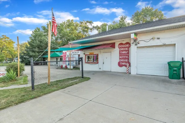 $650,000 | 2639 South 3rd Street, Niles, MI 49120