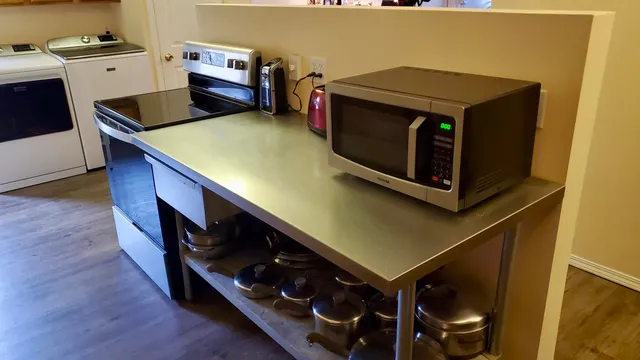 $650,000 | 2639 South 3rd Street, Niles, MI 49120