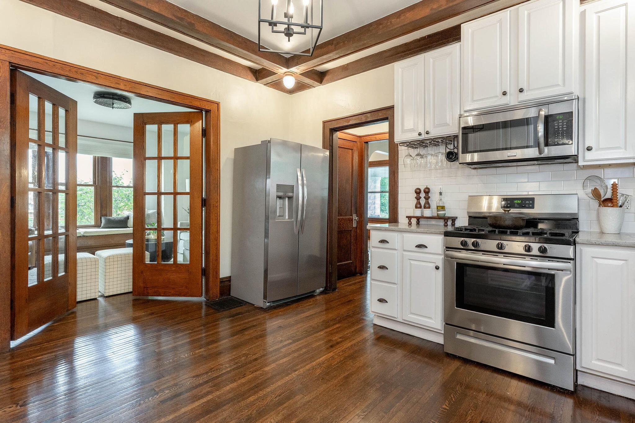 25 East Tulane Road Columbus, OH 43202 - Photo 23 of 48 Gas range