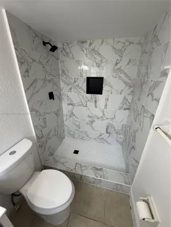 $2,250 | 15221 Northeast 6th Avenue, Unit A111, Miami, FL 33162