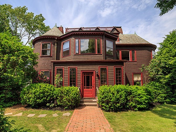 31 Winthrop Road, Unit 31 Brookline, MA 02445 - Photo 1 of 14