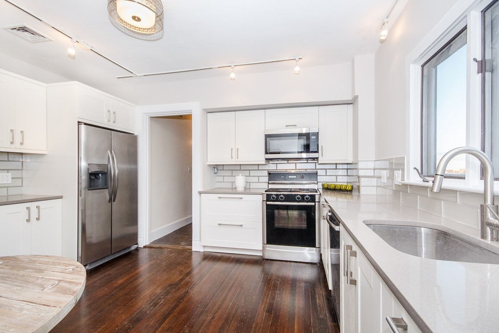 31 Winthrop Road, Unit 31 Brookline, MA 02445 - Photo 6 of 14