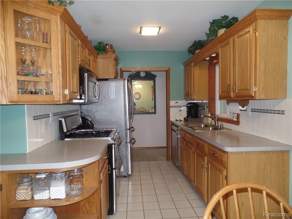 4997 Pardee Road East Webberville, MI 48892 - Photo 10 of 26